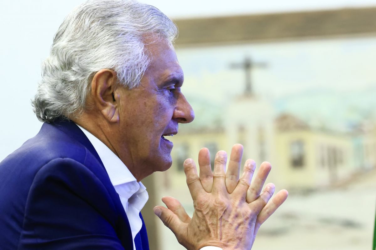 Imprensa nacional destaca vitória acachapante de Caiado sobre Bolsonaro